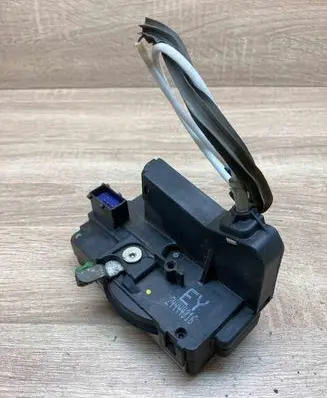 Opel Astra G Front door lock 24444016 WithCable