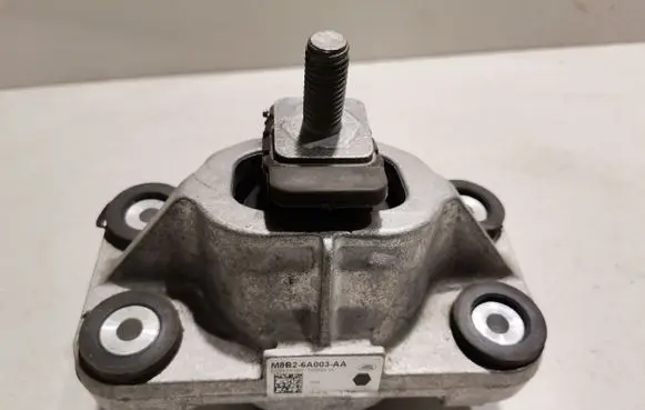 Land Rover Defender Engine mount bracket M8B26A003AA