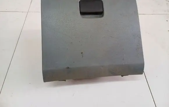 Glove box