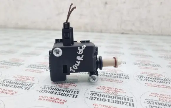 Volkswagen Touareg I Central locking motor 1J0810773D