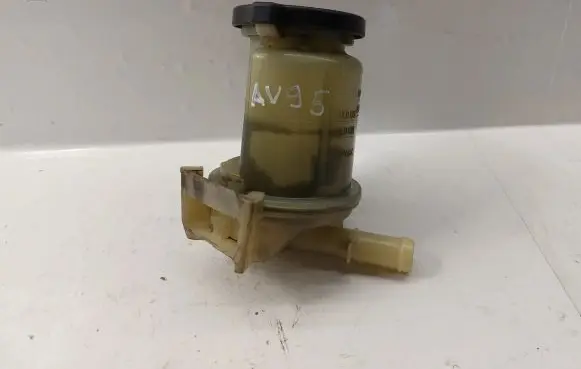 Toyota Avensis T250 Power steering fluid tank/reservoir 4436020250 4430528030