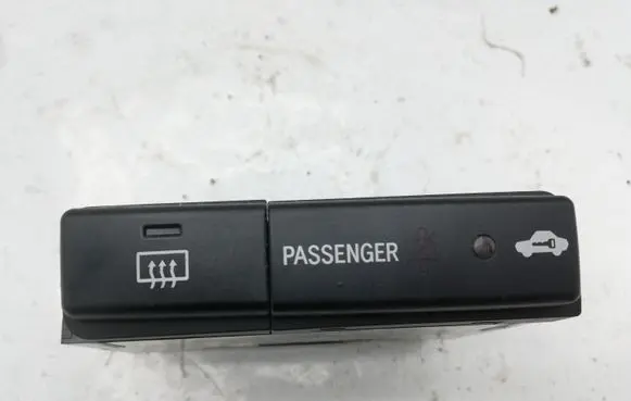 Toyota Avensis T250 Windscreen/window heater switch 8479005130C 8479005130