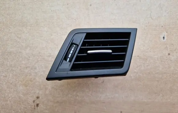 Mercedes-Benz E C207 W207 Dashboard side air vent grill/cover trim A2078300254