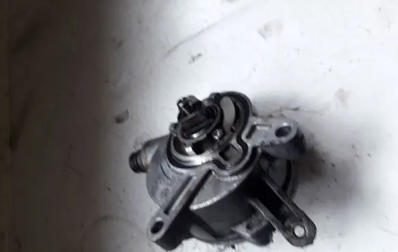 Volvo V70 Vacuum pump