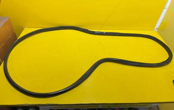 Peugeot 308 SW Front door rubber seal 