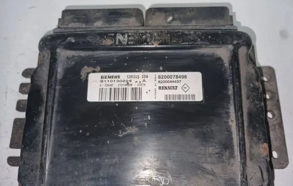 Renault Scenic II - Grand scenic II Engine control unit/module 8200078496 S110130224 8200044437