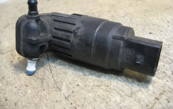 Skoda Octavia Mk1 (1U) Windscreen/windshield washer pump