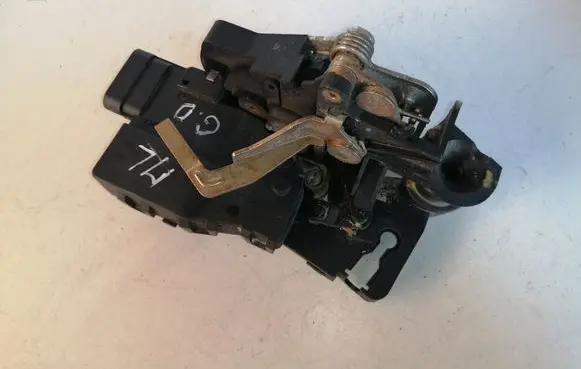 Mercedes-Benz ML W163 Rear door lock A1637301035