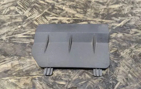 Nissan Note (E12) Other exterior part 668203VV0A