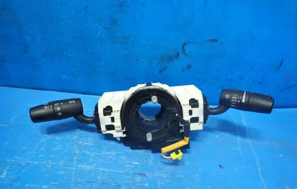 Mazda 6 Wiper turn signal indicator stalk/switch CCAB11LP3740T1