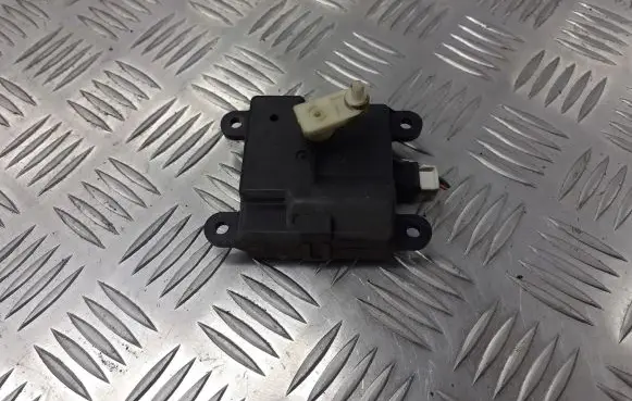 Nissan Almera Tino A/C air flow flap actuator/motor 3C270-30850