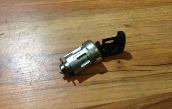 Ford Mondeo MK II Ignition lock d07ka
