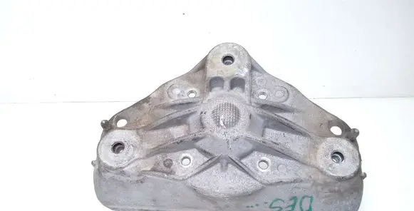 Volkswagen Touareg I Coil spring mount 7L0412391E