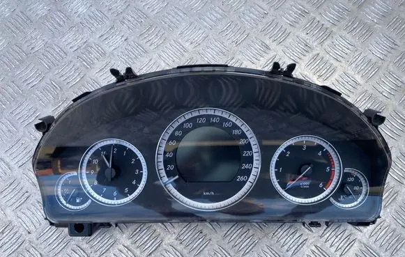 Mercedes-Benz E W212 Speedometer (instrument cluster) A2129001010 A2C53427620 A2049024102
