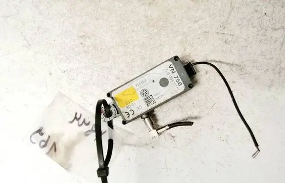 Volkswagen Touareg I Antenna control unit 7l6035577 vn756