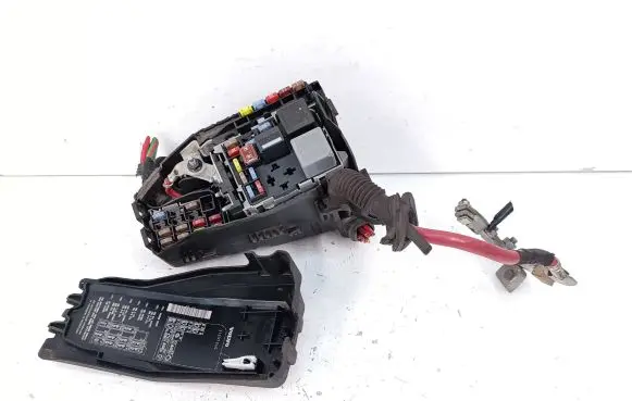 Volvo XC70 Fuse box set 6G9T14A076MB 6G9T14A067CA 31337340