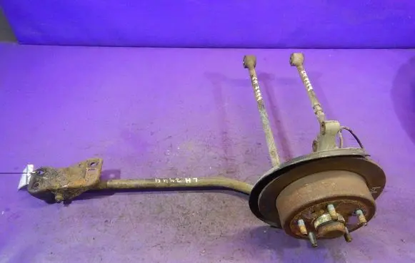 Daewoo Leganza Rear wheel hub spindle/knuckle