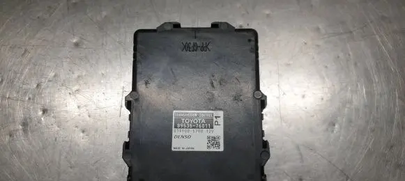 Toyota Prius (XW30) Gearbox control unit/module 8953576011