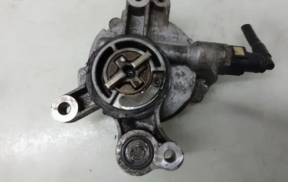 Volvo V50 Vacuum pump 1651B
