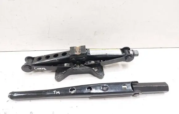 Chrysler PT Cruiser Lift Jack 52110391AB 3D3U1