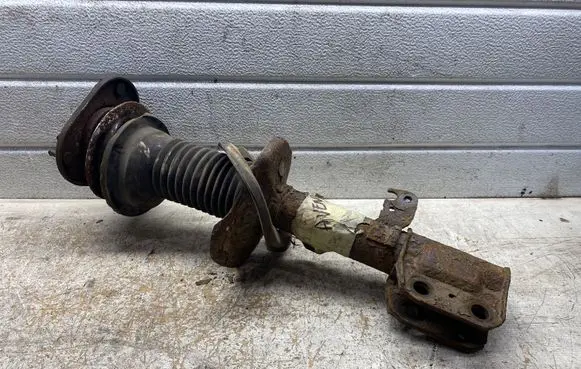 Toyota Avensis T250 Front shock absorber/damper
