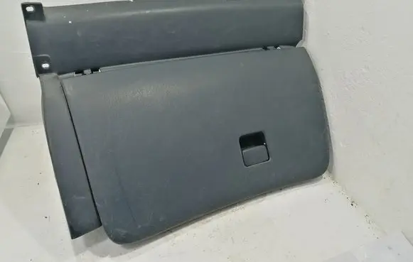 Toyota Corolla E110 Glove box 5543312120 5555212270