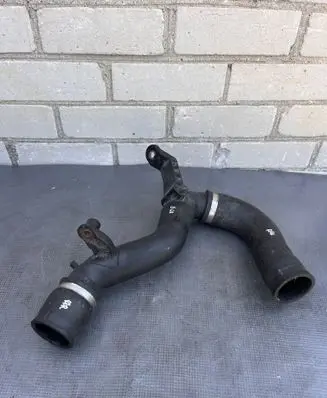 Toyota Avensis T220 Intercooler hose/pipe
