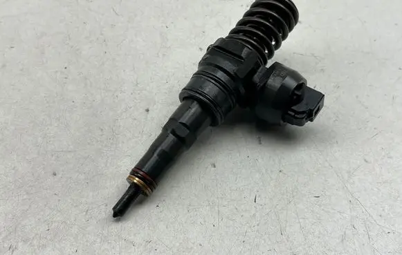 Audi A6 S6 C6 4F Fuel injector 038130073BQ