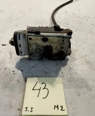 Audi A4 S4 B5 8D Rear door lock 8D0839016A