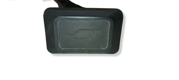 Toyota RAV 4 (XA40) Tailgate/trunk/boot open switch 15A718