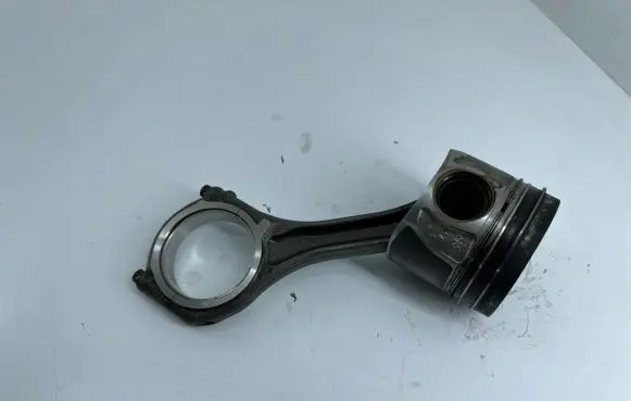 Audi A7 S7 4G Piston with connecting rod CRT