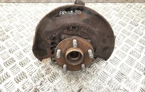 Toyota Prius (XW30) Front wheel hub
