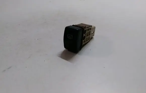Subaru Legacy Windscreen/window heater switch