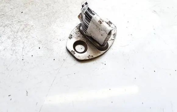 Audi A6 S6 C5 4B Rear door lock loop/hook striker 3b0837033d