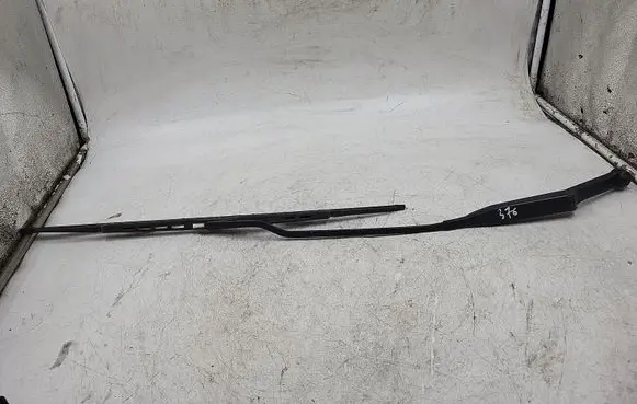 Audi A4 S4 B5 8D Front wiper blade arm 