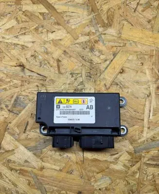 Opel Zafira C Airbag control unit/module 13589374
