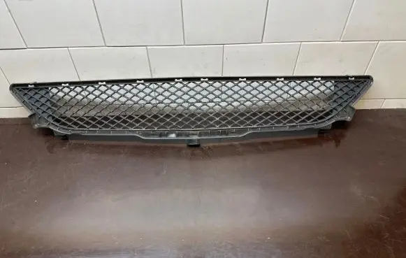 Mercedes-Benz B W246 W242 Front bumper lower grill A2468851122