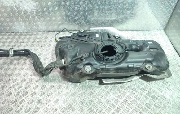 Lexus UX Fuel tank 