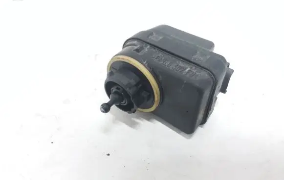 Headlight level adjustment motor