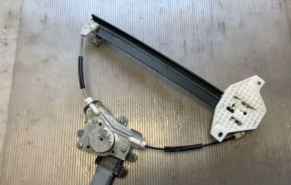 SsangYong Korando Rear door window regulator with motor 98840CZ010 001100566583