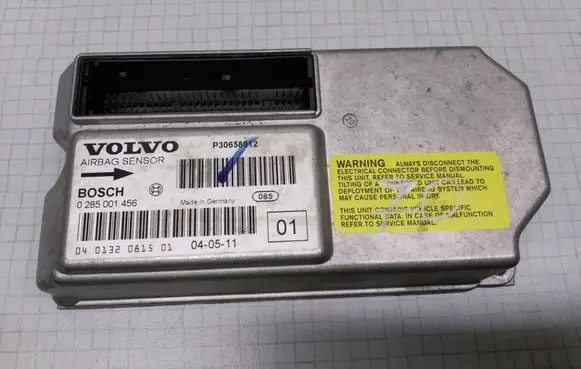Volvo V70 Airbag control unit/module 0285001456 P30658912