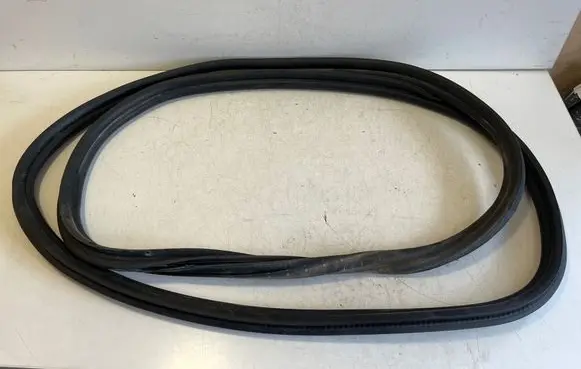 Mercedes-Benz Vito Viano W447 Front door rubber seal A4477210400