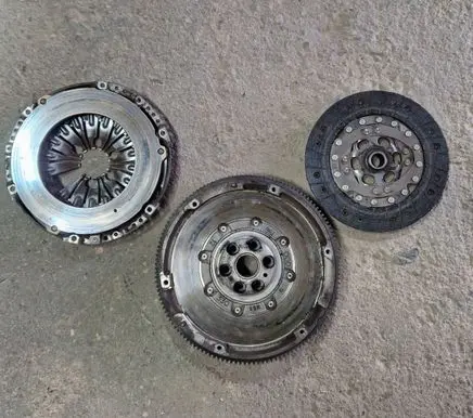 Volkswagen Golf V Clutch set kit 3082001409