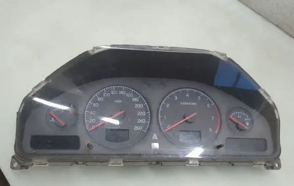 Speedometer (instrument cluster)