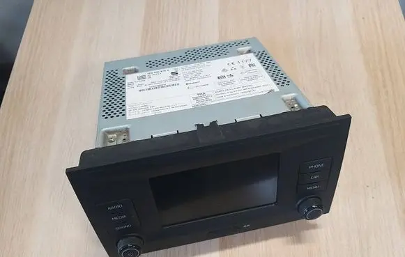 Seat Leon (5F) Radio/CD/DVD/GPS head unit 5F0035875A