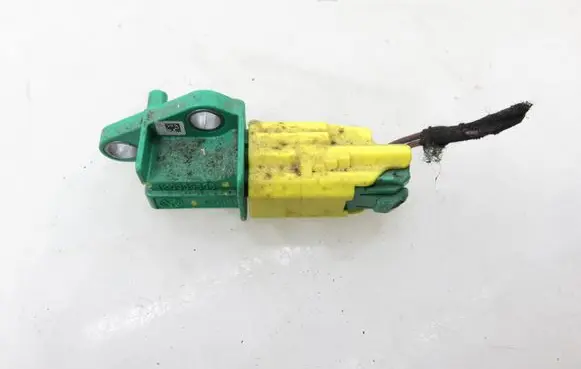 Volkswagen Golf V Airbag deployment crash/impact sensor 5WK43273 1K0909606