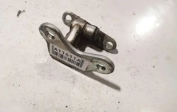 Mitsubishi Colt Rear door lower hinge