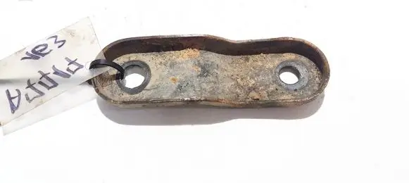 Volkswagen PASSAT B6 Engine mounting bracket