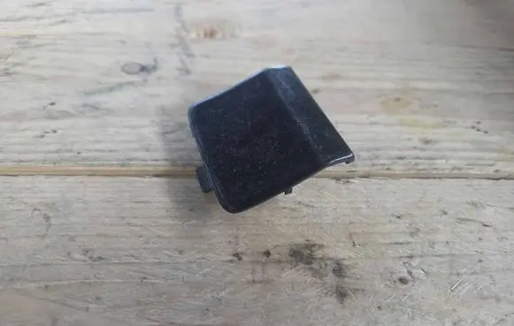 Mercedes-Benz E W212 Front tow hook cap/cover A2128850726