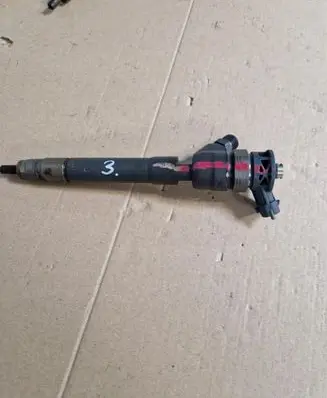 Renault Trafic III (X82) Fuel injector H8201055367